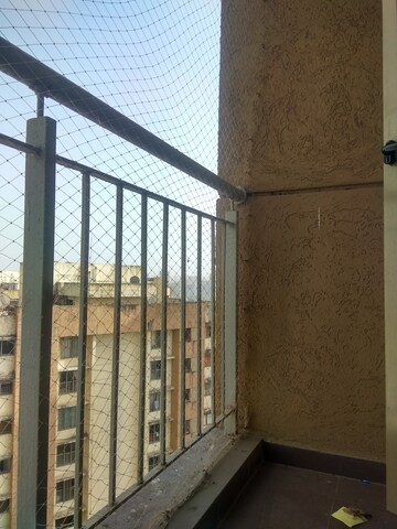 Room in 1 BHK Apartment at Lodha Splendora, Ghodbunder Road – for Rent