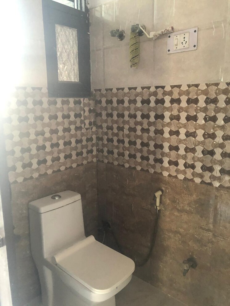 Bathroom, sector 53 2.5 Bedroom 1280 Sq.Ft. Independent House In Sector 53 Noida 9010726