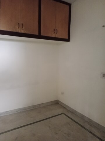 Room in 2 BHK Builder Floor at Huda – for Rent