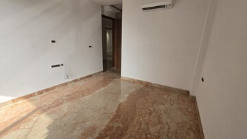 Room in 3 BHK Builder Floor at Sushant Lok I – for Rent