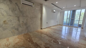 Room in 3 BHK Builder Floor at Sushant Lok I – for Rent