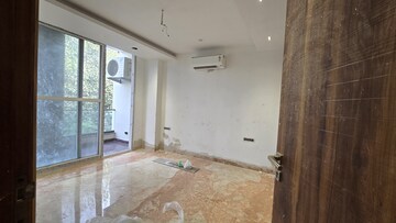 Room in 3 BHK Builder Floor at Sushant Lok I – for Rent