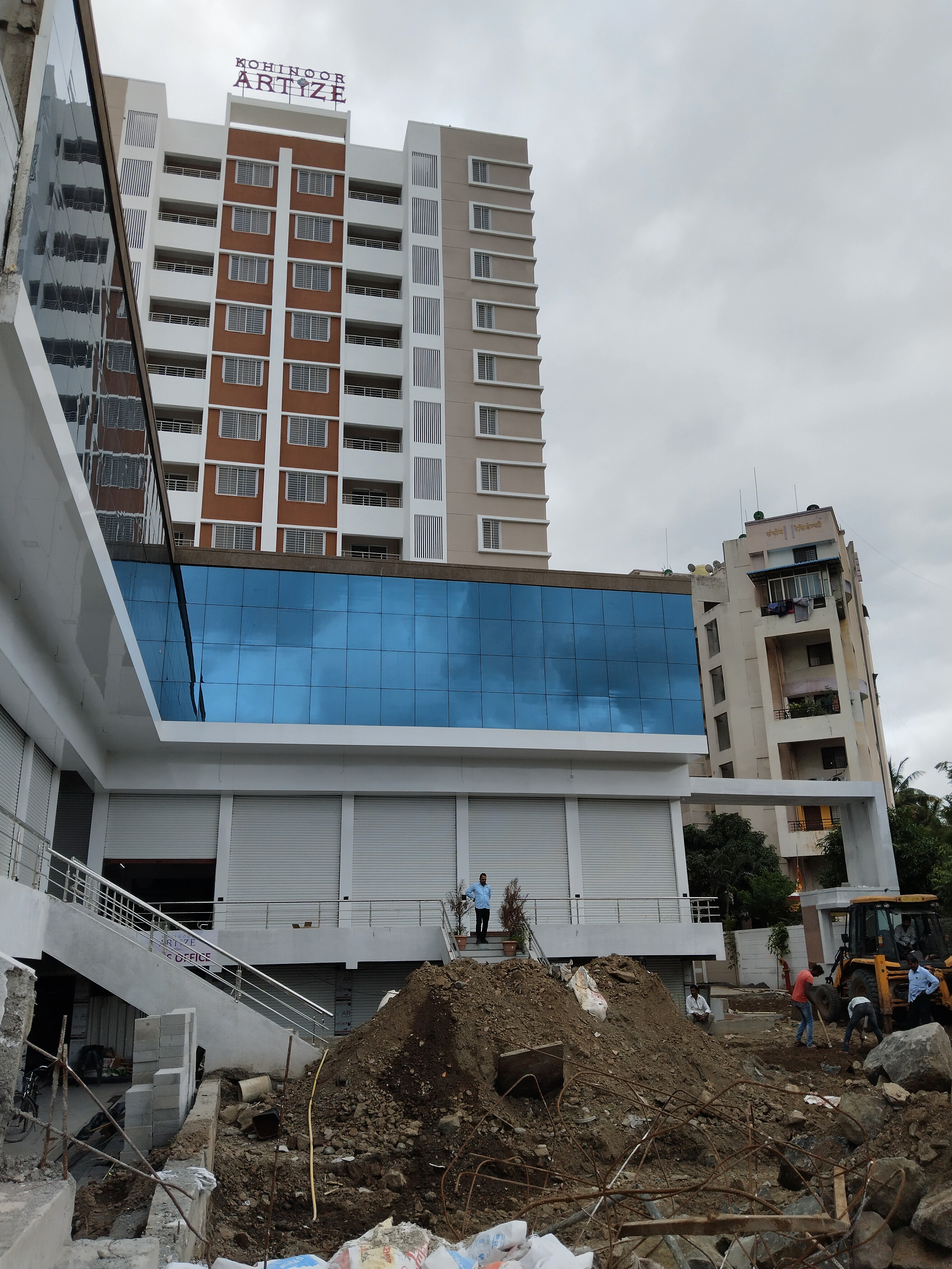 Retail Shop For Sale in Kohinoor Artize