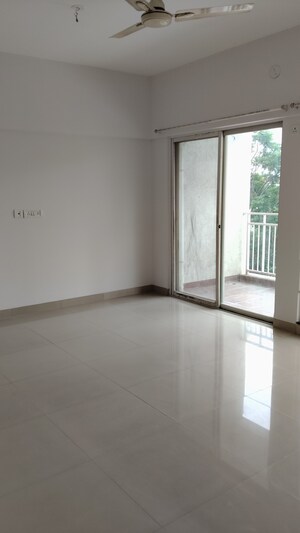 Room in 2 BHK Apartment at Godrej Horizon, Mohammadwadi – for Sale