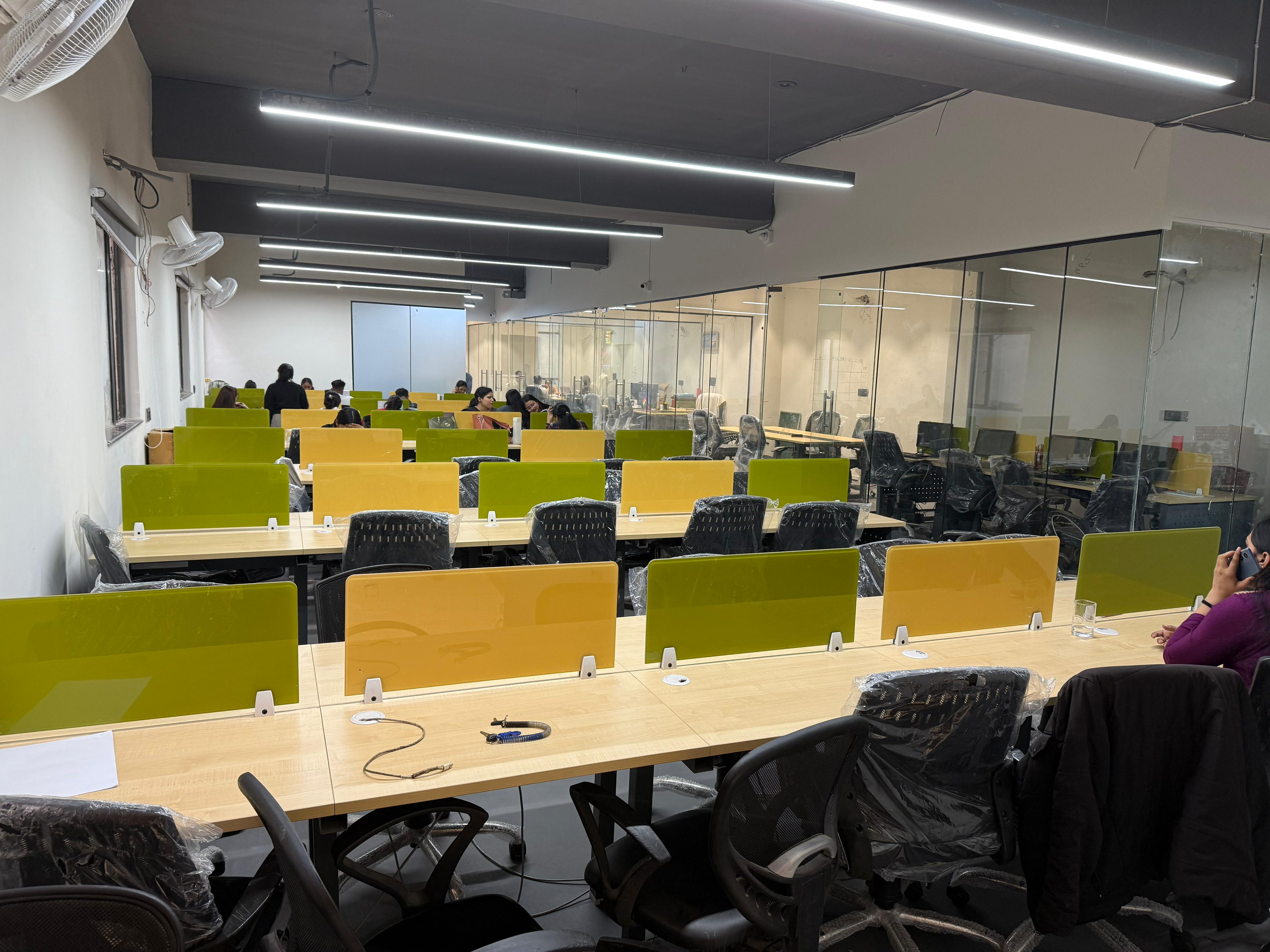 Office Space For Rent in Royal Project 