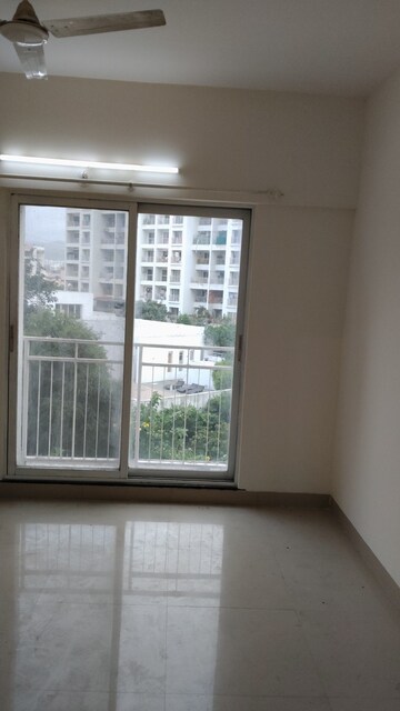 Room in 1 BHK Apartment at Godrej Horizon, Mohammadwadi – for Sale
