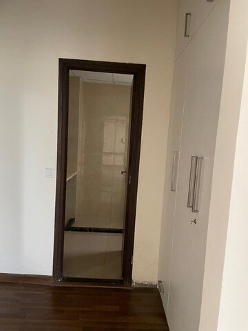 Building Lobby in 4 BHK Builder Floor at BPTP Amstoria, Sector 102 – for Rent