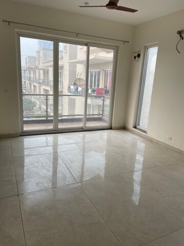 Room in 4 BHK Builder Floor at BPTP Amstoria, Sector 102 – for Rent