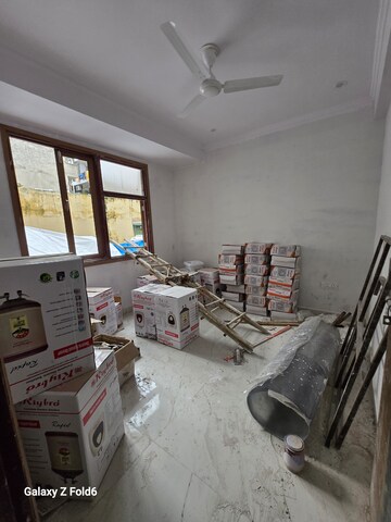 Living Room in 1 BHK Builder Floor at Palm Residency Chhatarpur, Chattarpur – for Rent