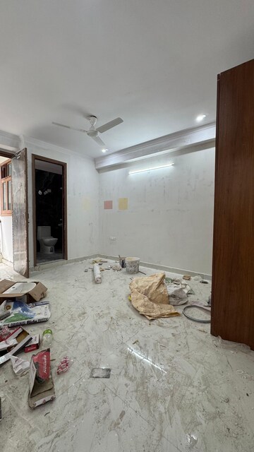 Living Room in 2 BHK Builder Floor at Palm Residency Chhatarpur, Chattarpur – for Rent