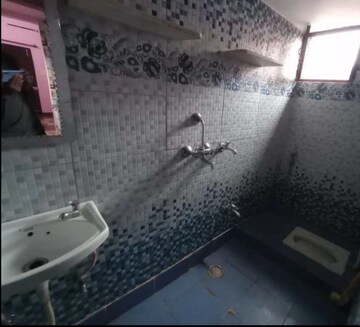 Bathroom in 3 BHK Builder Floor at Sector 37 – for Rent