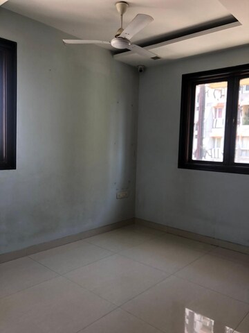 Room in 2 BHK Apartment at Colaba – for Rent