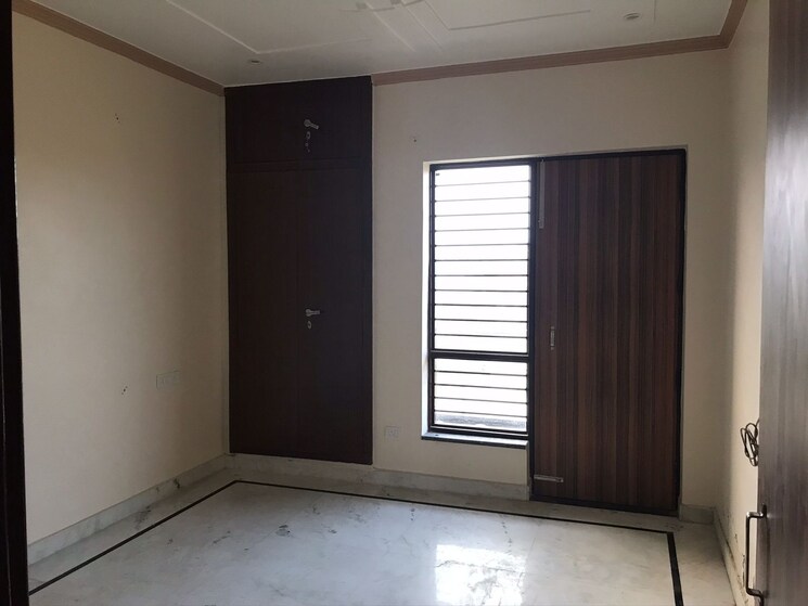 Room, sector 9 3 Bedroom 2228 Sq.Ft. Builder Floor In Sector 9 Faridabad 9010886