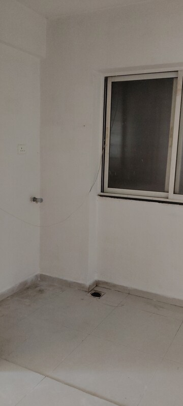 Room in 2 BHK Apartment at Venkatesh Bliss, Undri – for Rent