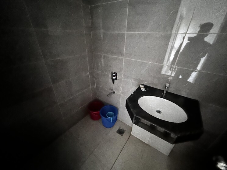 Bathroom, shapoorji-pallonji-sensorium 3 Bedroom 982 Sq.Ft. Apartment In Hinjewadi Pune 9010898