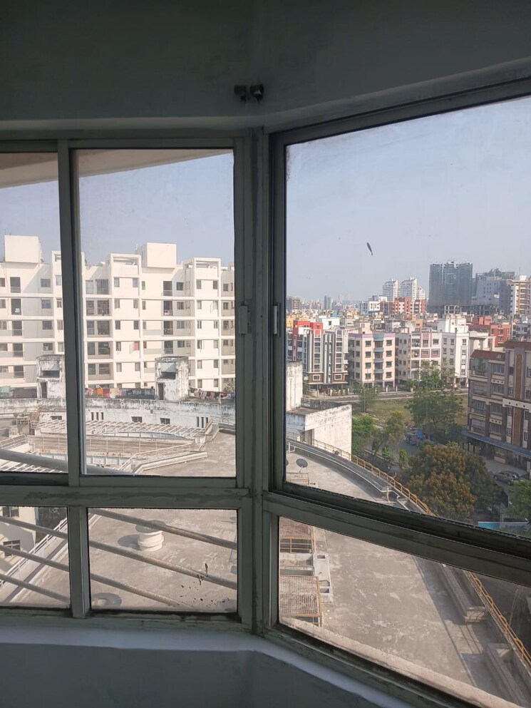 Balcony, shrachi-greenwood-park-extension 3 Bedroom 1530 Sq.Ft. Apartment In Rajarhat New Town Kolkata 9010926