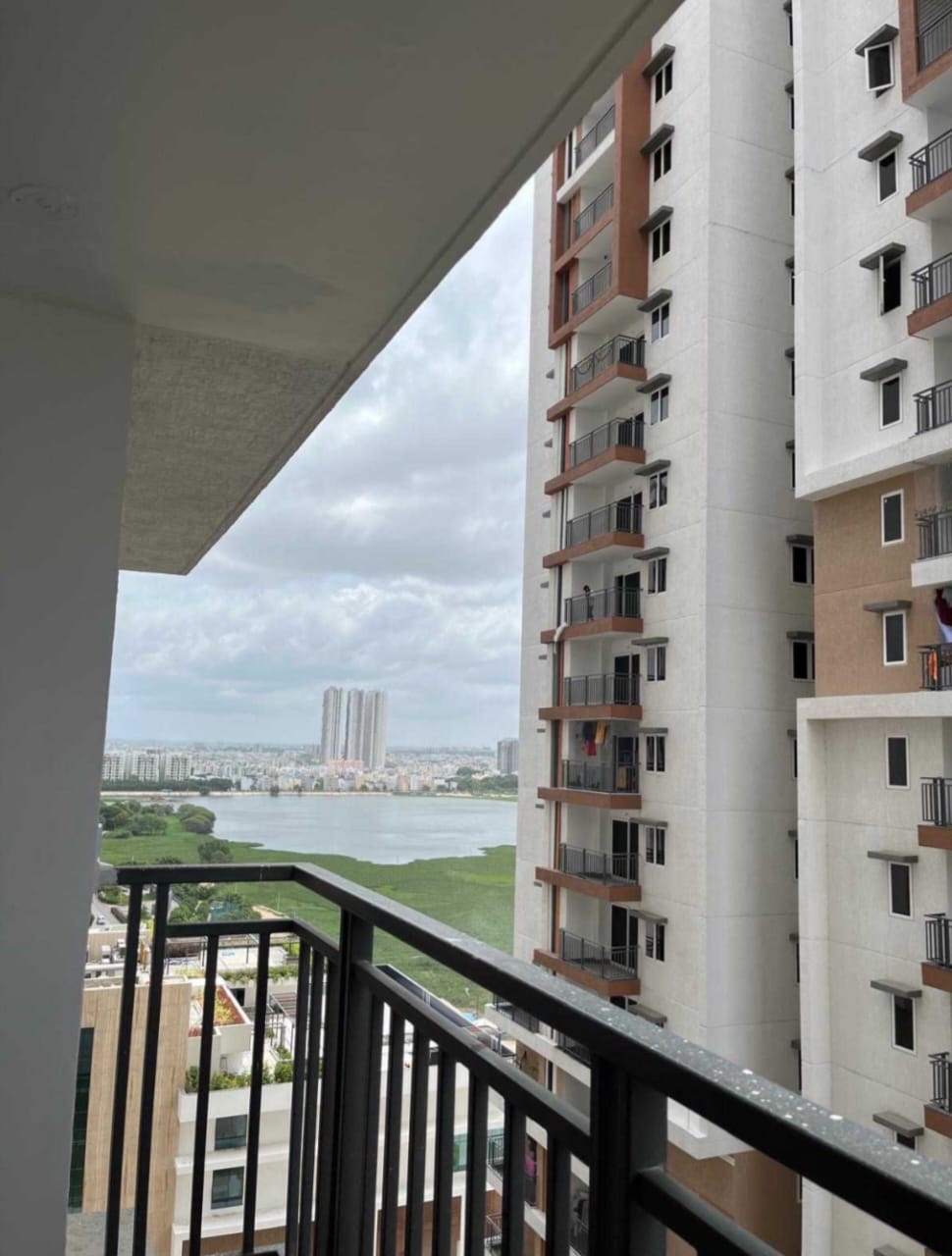 2 BHK Apartment For Rent in Aparna Sarovar Zicon