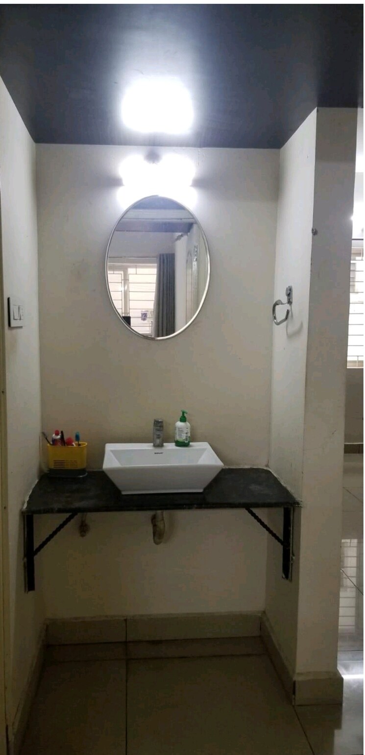 Bathroom, incor-bonsai-homes 3 Bedroom 1705 Sq.Ft. Apartment In Tellapur Hyderabad 9010938