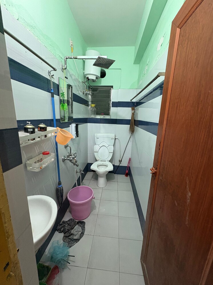 Bathroom, new town 2 Bedroom 780 Sq.Ft. Apartment In New Town Kolkata 9010964