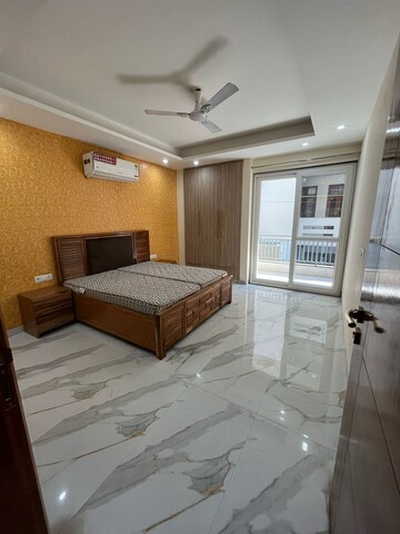 Living Room in 3 BHK Builder Floor at Sector 23 – for Rent