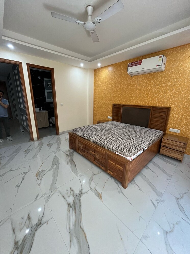 Living Room, sector 23 3 Bedroom 2000 Sq.Ft. Builder Floor In Sector 23 Gurgaon 9010979