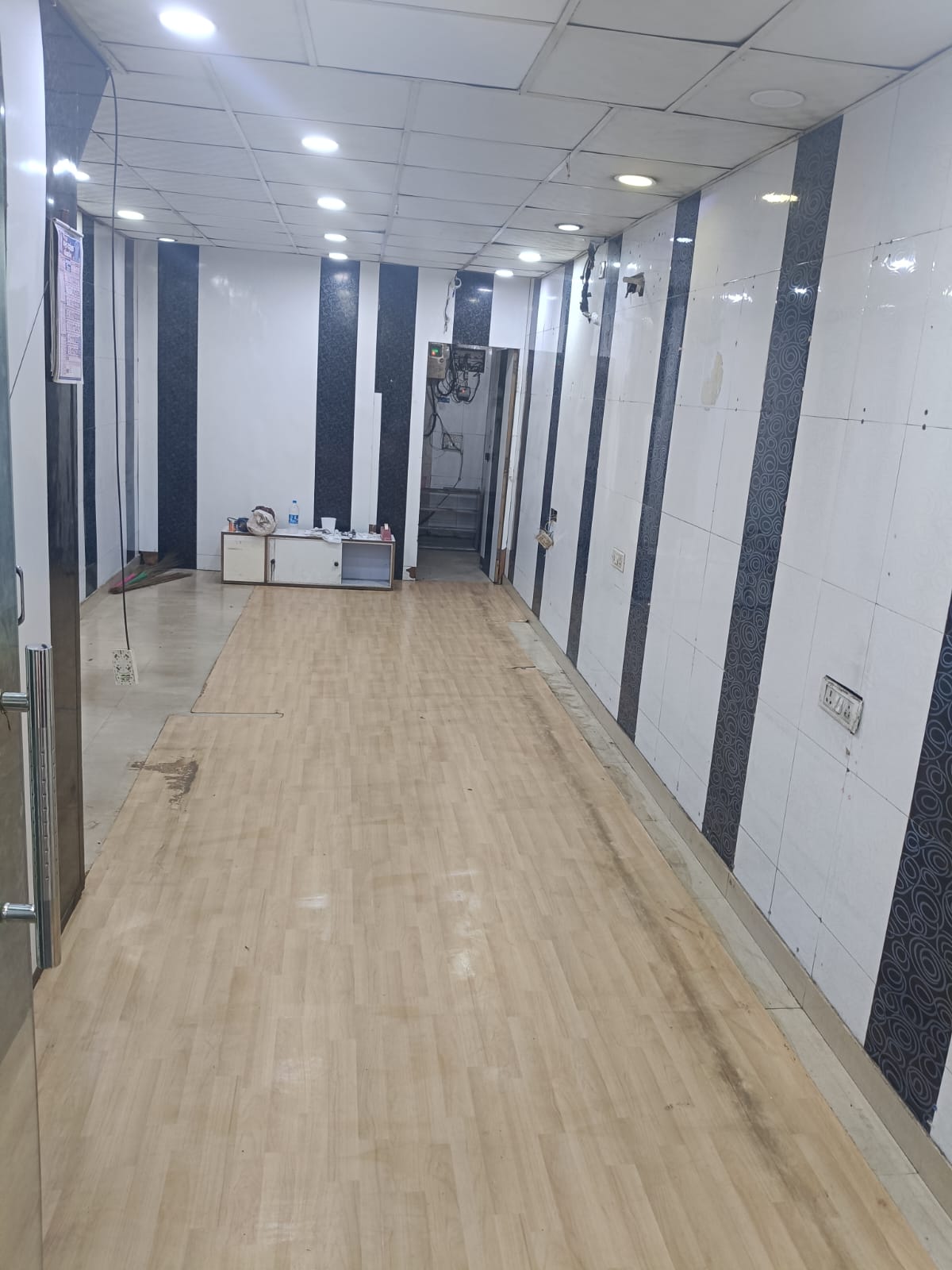 Showroom For Rent in Connaught Place
