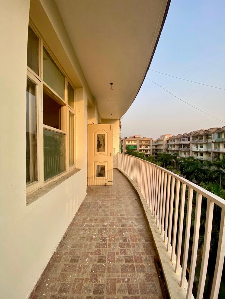 Balcony, ambala highway 2 Bedroom 1200 Sq.Ft. Apartment In Ambala Highway Zirakpur 9010974