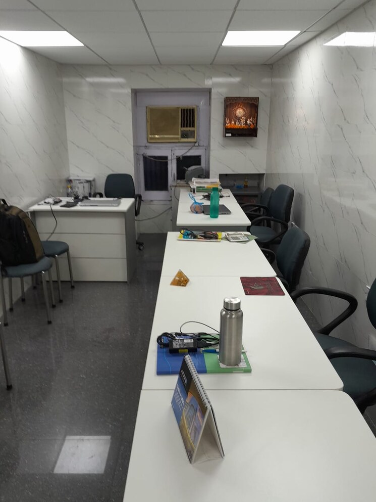 Team Area, barakhamba road Commercial Office Space 450 Sq.Ft. In Barakhamba Road Delhi 9010970