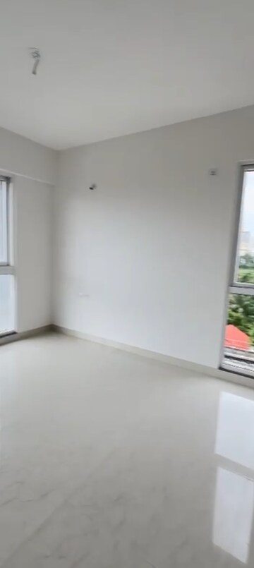 Room in 3 BHK Apartment at Nirman Adi, Kalyani Nagar – for Rent