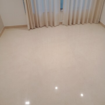 Room in 1 BHK Apartment at Hiranandani Highland, Powai – for Rent