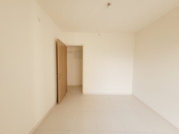Room in 2 BHK Apartment at Godrej Emerald, Ghodbunder Road – for Rent