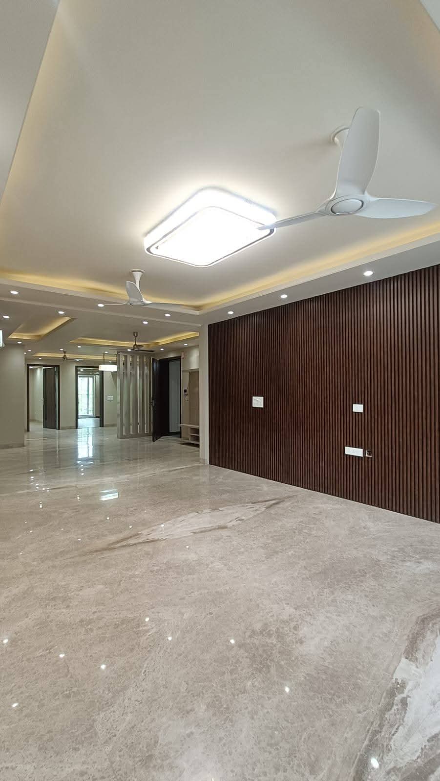 5 BHK + Pooja Room,Servant Room,Extra Room Builder Floor For Sale in Green Wood City