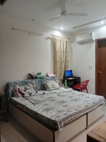 Bedroom in 3 BHK Builder Floor at Sector 37 – for Rent