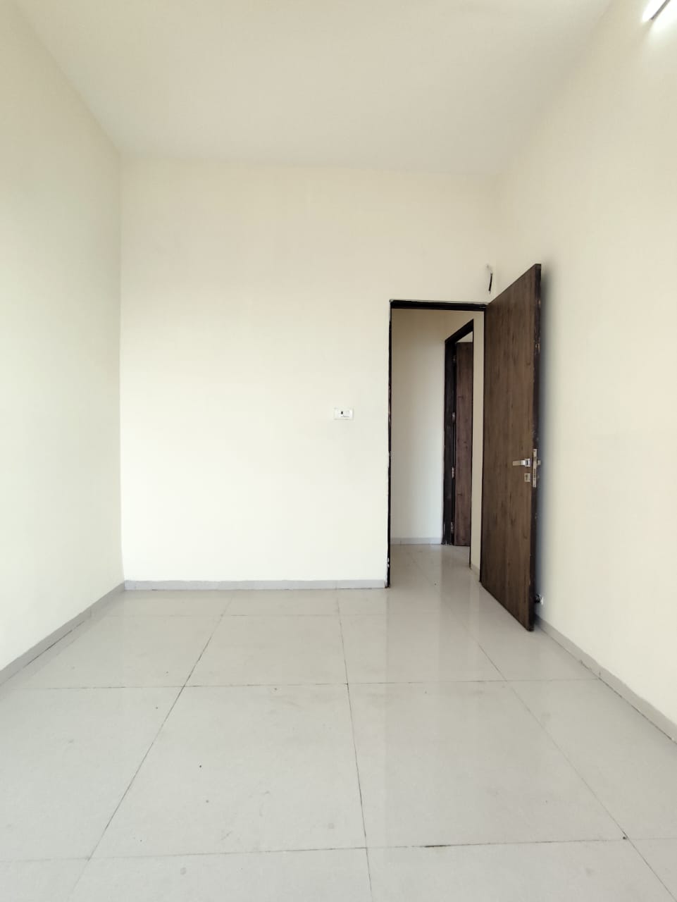 1 BHK Apartment For Rent in Je and Vee Madhuban