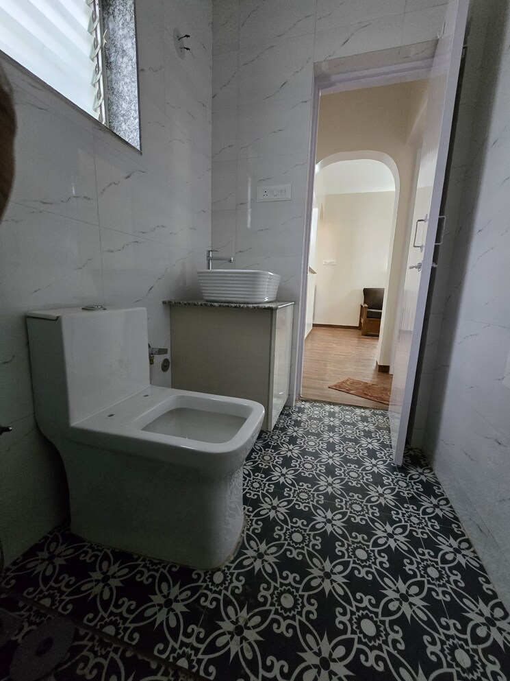 Bathroom, clover-dale 1 Bedroom 750 Sq.Ft. Apartment In Koregaon Park Pune 9011118