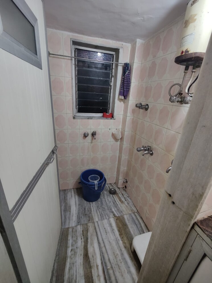 Bathroom, chakala-pragati-chs 1.5 Bedroom 610 Sq.Ft. Apartment In Jb Nagar Mumbai 9011143
