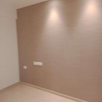 Room in 2 BHK Apartment at Hiranandani Highland, Powai – for Rent