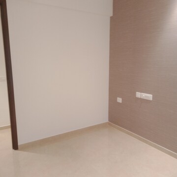 Room in 2 BHK Apartment at Hiranandani Highland, Powai – for Rent