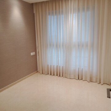 Room in 2 BHK Apartment at Hiranandani Highland, Powai – for Rent