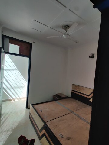 Room in 2 BHK Builder Floor at Govindpuri – for Rent