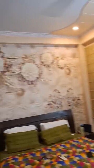 Furnished Amenities in 4 BHK Builder Floor at Vaishali Sector 5 – for Sale