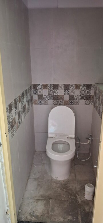 Bathroom in 1 BHK Apartment at Dwarka – for Rent
