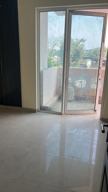 Room in 3 BHK Builder Floor at Ansal API Esencia, Sector 67 – for Sale