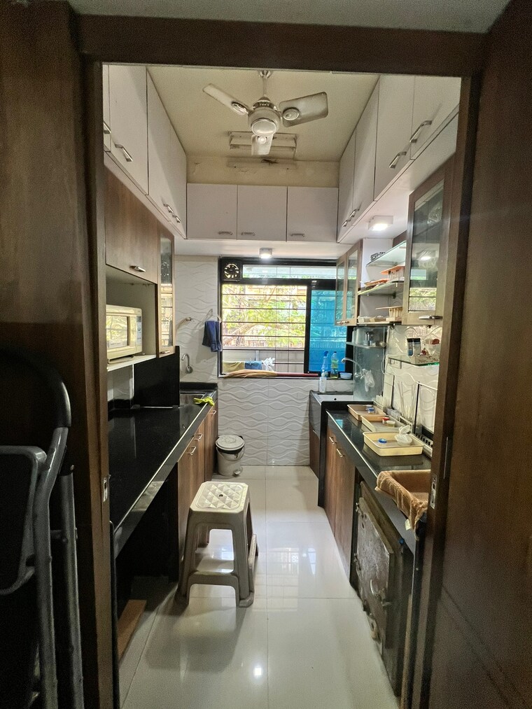 Other, kandivali west Commercial Office Space 612 Sq.Ft. In Kandivali West Mumbai 9011332