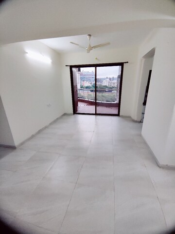 Room in 3.5 BHK Apartment at Kalpataru Jade Residences, Baner – for Sale