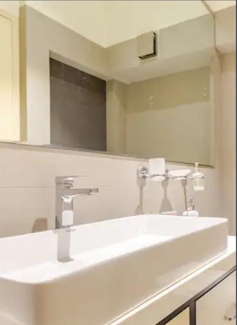 Bathroom, rustomjee-9-jvpd 4 Bedroom 3000 Sq.Ft. Apartment In Juhu Mumbai 9011409