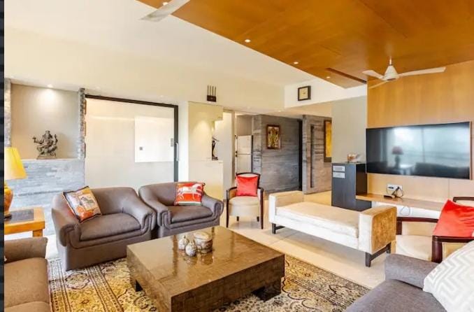 4 BHK + Servant Room Apartment For Sale in Rustomjee 9 JVPD