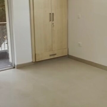 Room in 3 BHK Apartment at Ansal API Esencia, Sector 67 – for Rent