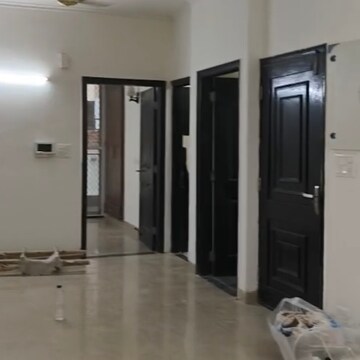 Room in 3 BHK Apartment at Ansal API Esencia, Sector 67 – for Rent