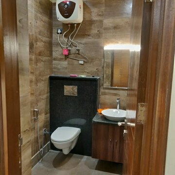 Bathroom in 1 BHK Builder Floor at Old Rajinder Nagar – for Rent